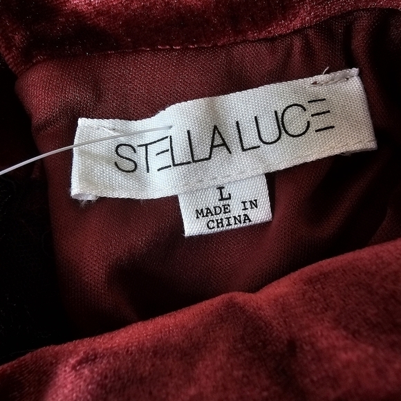 NWT Stella Luce Burgundy Velvet Romper with Cutout and Lace Detail, Size Small - Picture 10 of 14